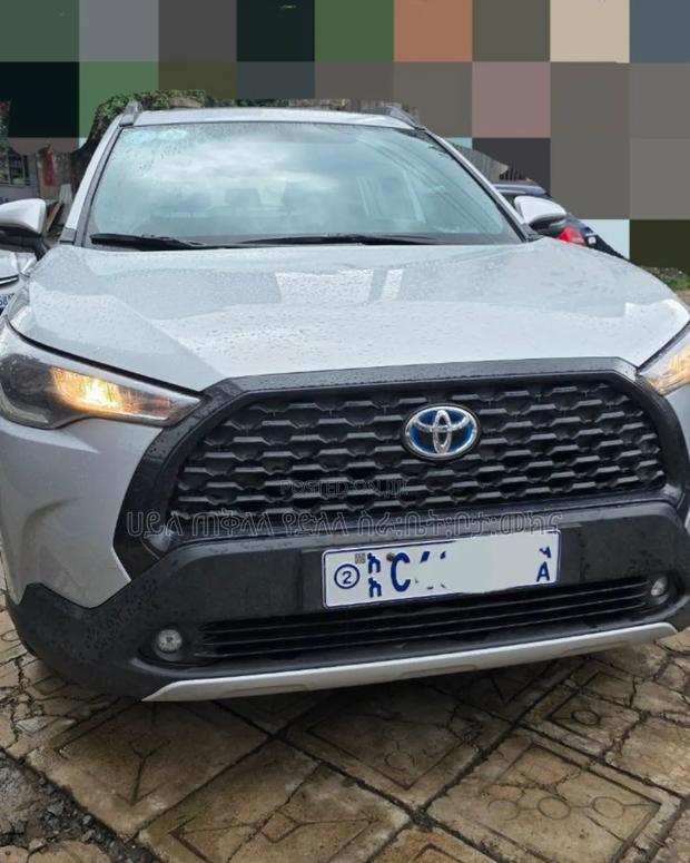 Toyota Corolla Cross Hybrid 2023 Silver