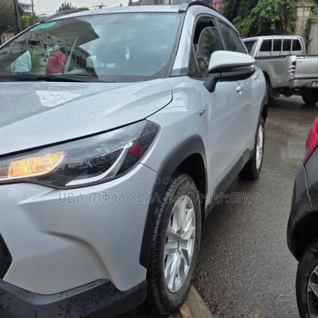 Toyota Corolla Cross Hybrid 2023 Silver