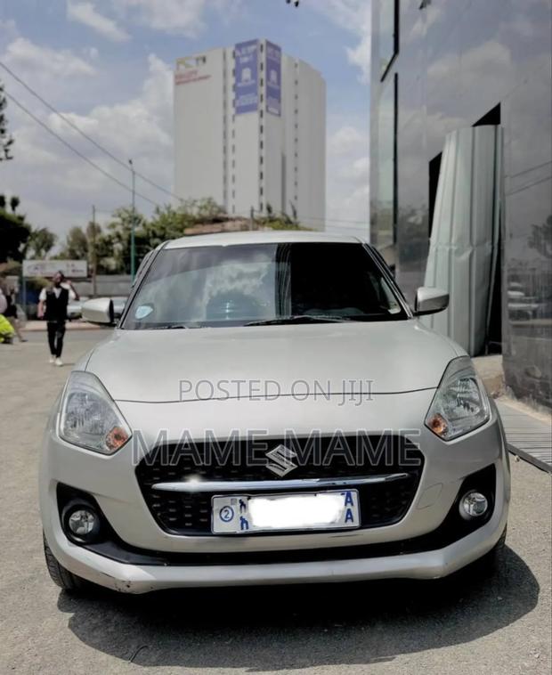 Suzuki Swift 2021 Silver