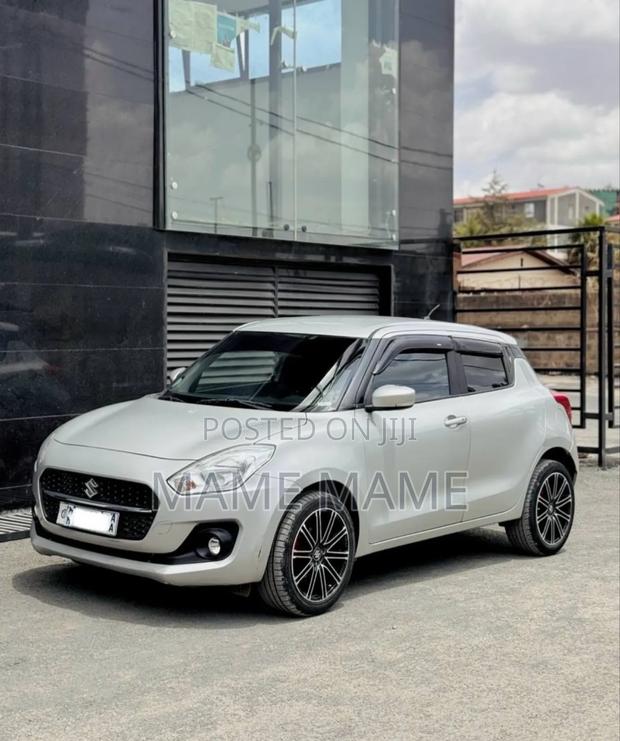 Suzuki Swift 2021 Silver