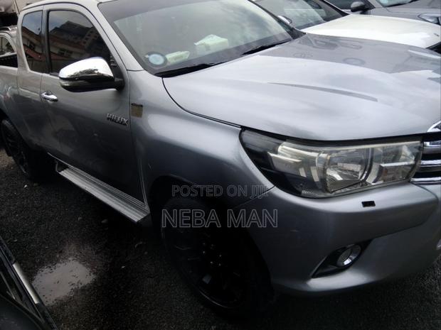 Toyota Hilux 2017 Silver