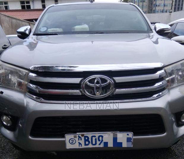 Toyota Hilux 2017 Silver