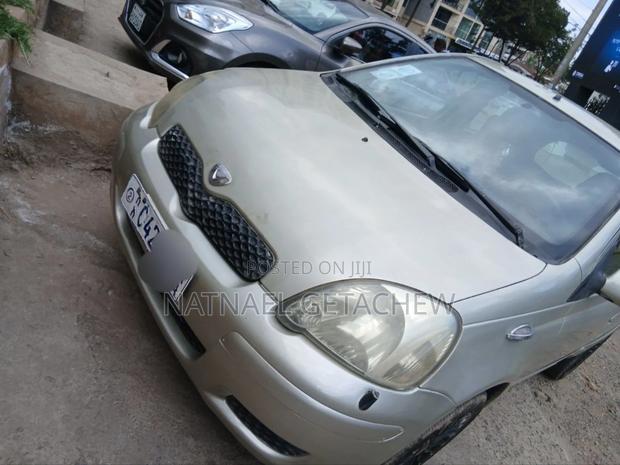 Toyota Vitz 2002 Gray