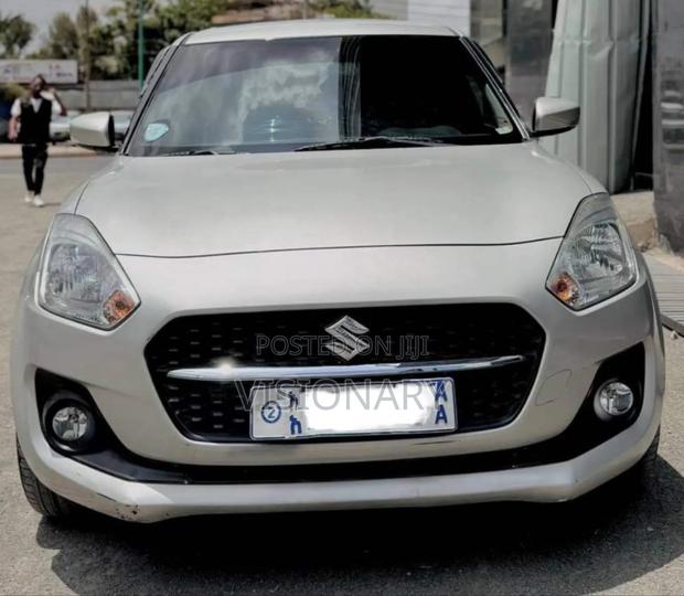 Suzuki Swift 2021 Silver