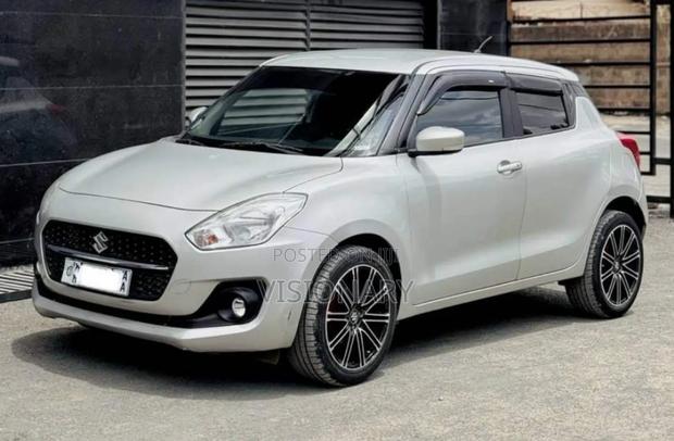 Suzuki Swift 2021 Silver