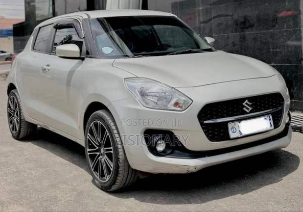 Suzuki Swift 2021 Silver