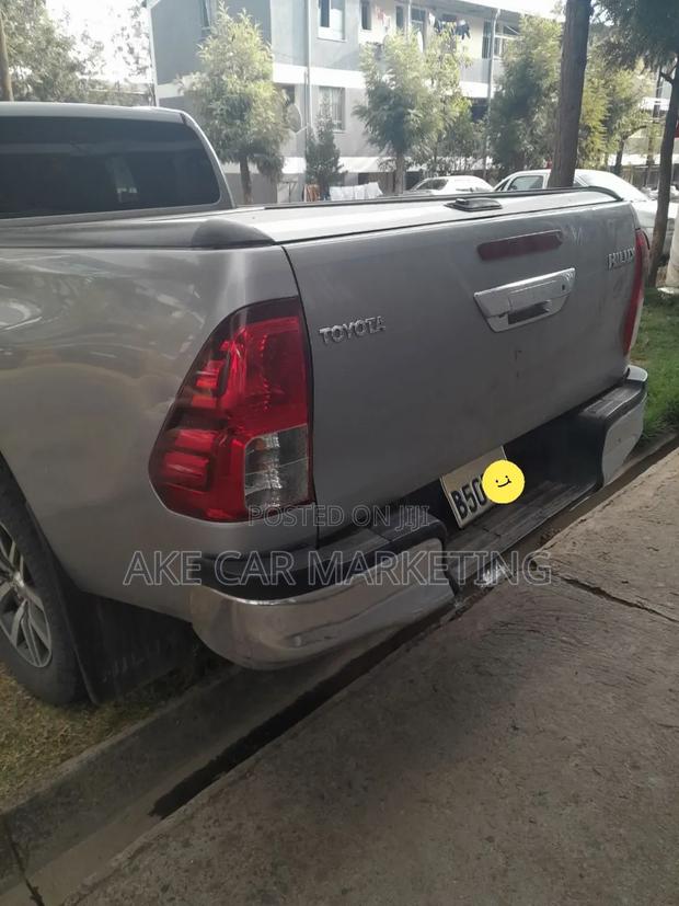 Toyota Hilux 2019 Gray