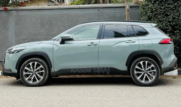 Toyota Corolla Cross Hybrid S AWD 2024 Blue