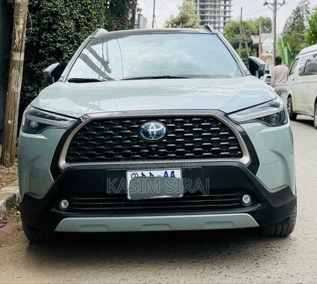 Toyota Corolla Cross Hybrid S AWD 2024 Blue