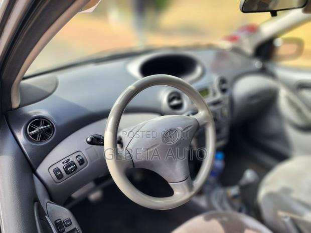 Toyota Yaris 2000