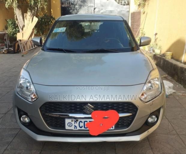 Suzuki Swift 2022 Silver