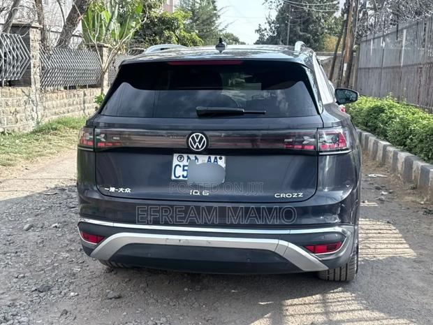 Volkswagen ID.6 2023