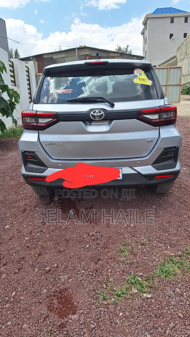 Toyota Raize 2023 Silver