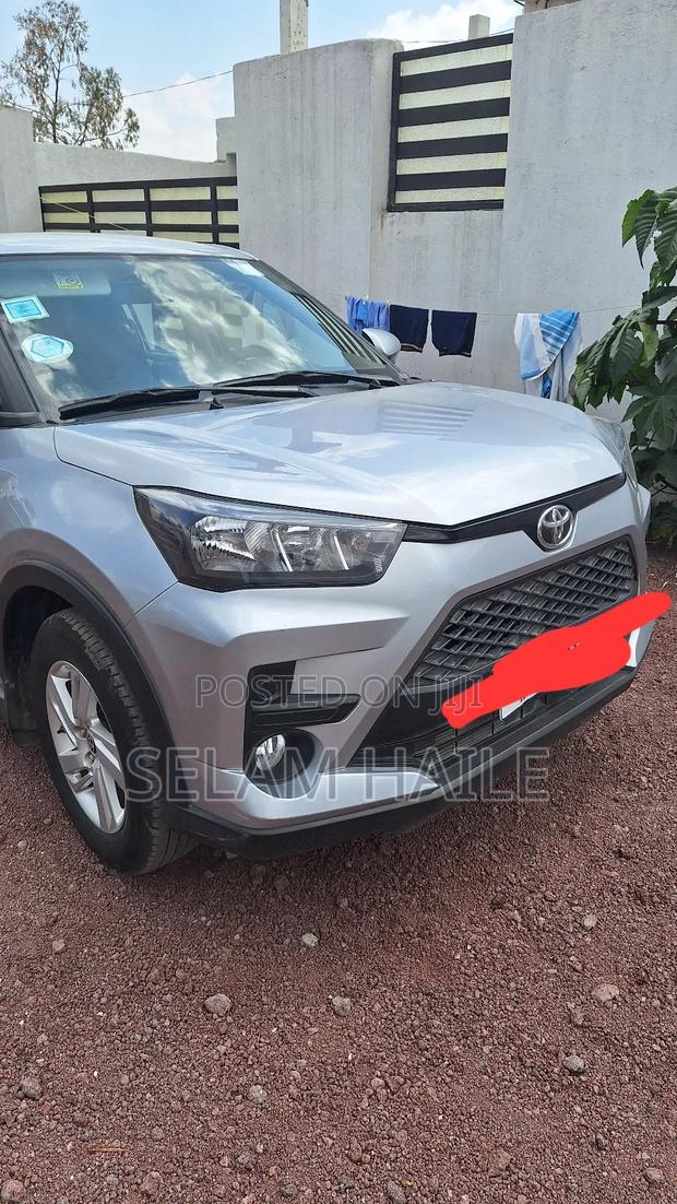 Toyota Raize 2023 Silver
