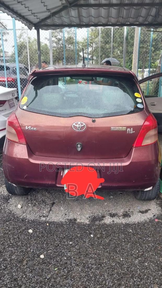 Toyota Yaris 2010 Red