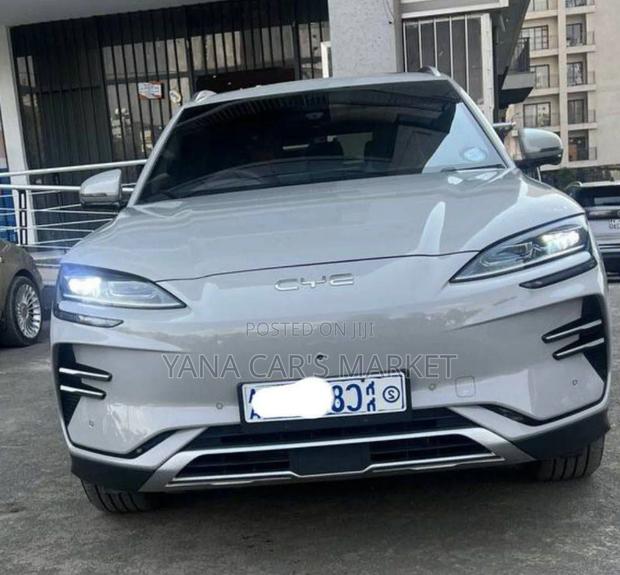 BYD Song Plus 2025 White
