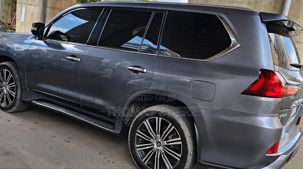 Lexus LX 2018
