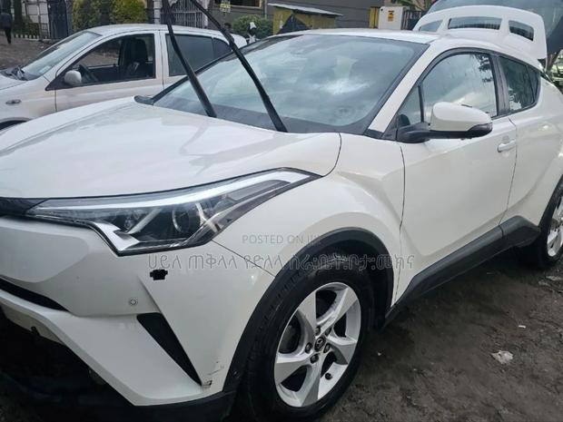Toyota C-HR 2020 Ivory