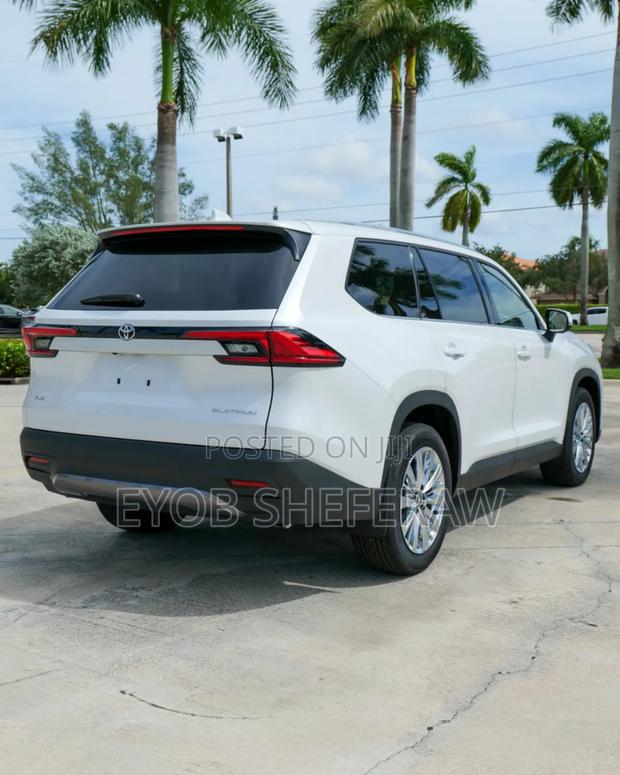 New Toyota Grand Highlander Platinum 2025 White