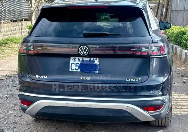 Volkswagen ID.6 2023 Black