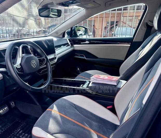 Volkswagen ID.6 2023 Black