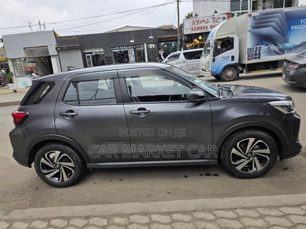 Toyota Raize 1.0 AWD 2023 Gray