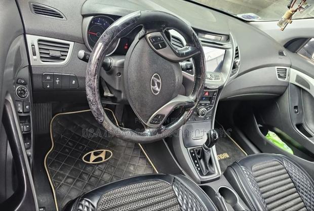 Hyundai Avante 2015 Silver