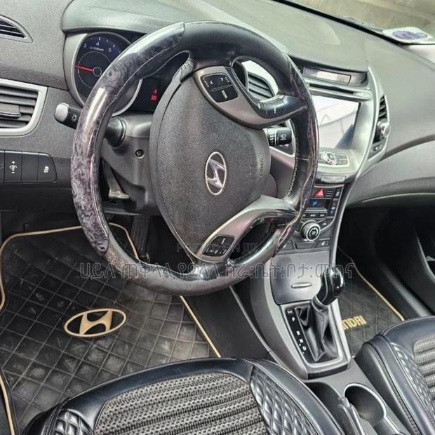 Hyundai Avante 2015 Silver