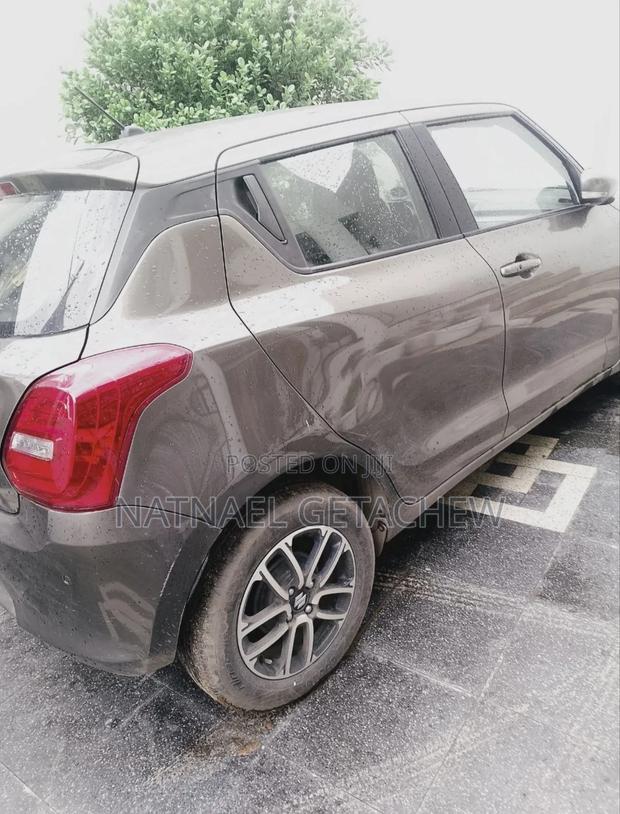 Suzuki Swift 2022 Gray