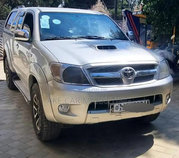 Toyota Hilux 2.5 D-4D Extra Cab 2008 Gray