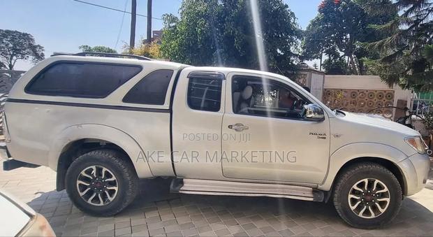 Toyota Hilux 2.5 D-4D Extra Cab 2008 Gray