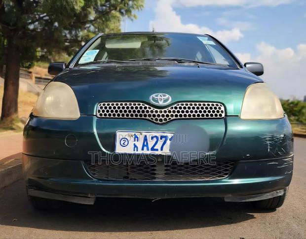 Toyota Yaris 1.5 2000 Green