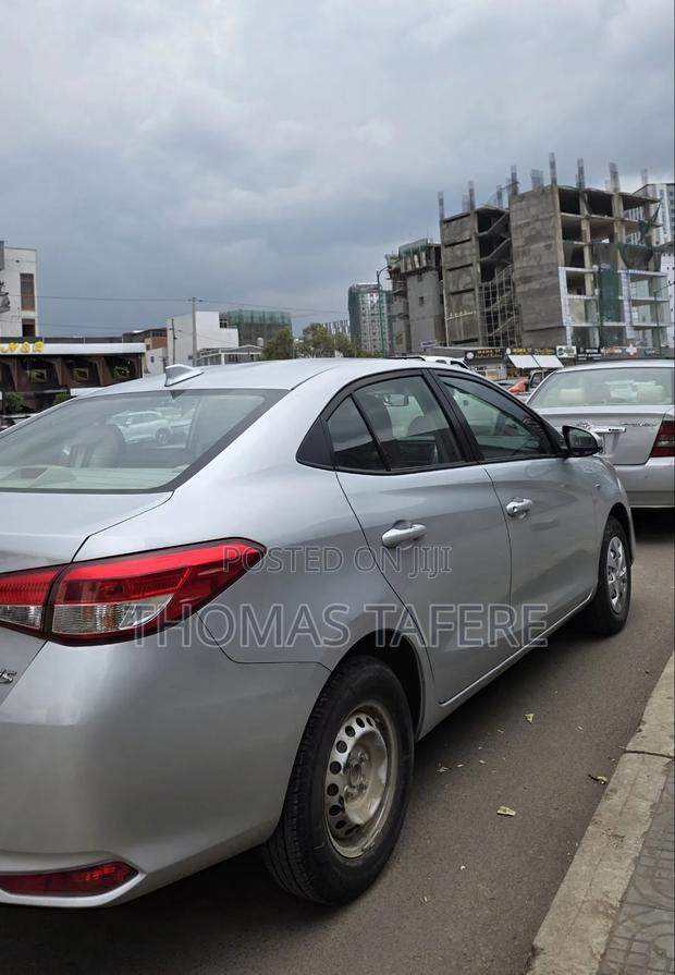 Toyota Yaris 2020 Silver