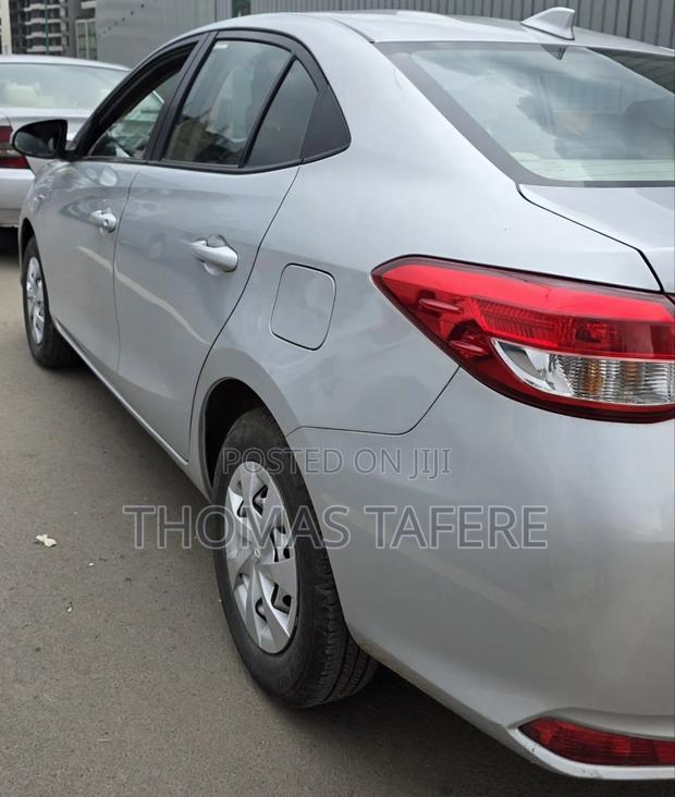 Toyota Yaris 2020 Silver