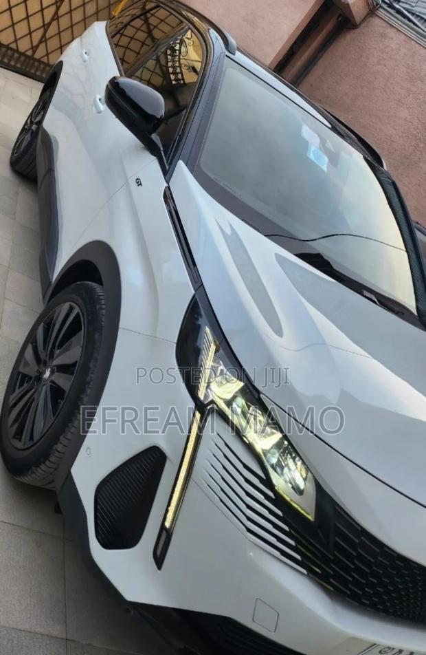 Peugeot 5008 2022 White
