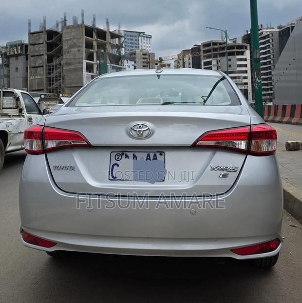 Toyota Yaris 2020 Silver