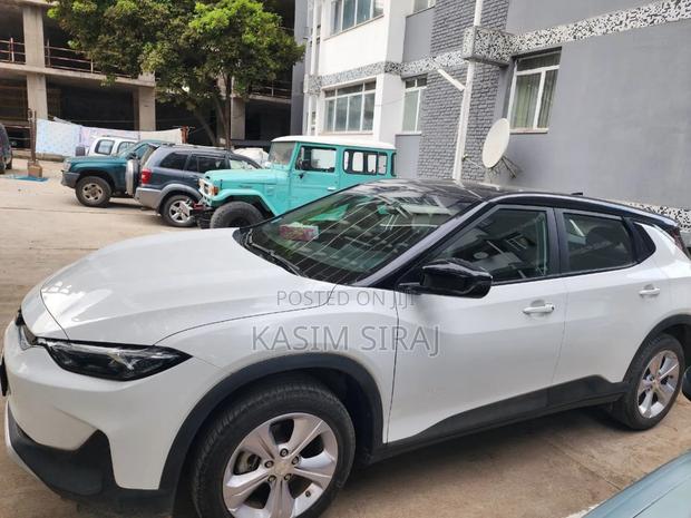 Chevrolet Menlo 61.1 kWh FWD 2023 White