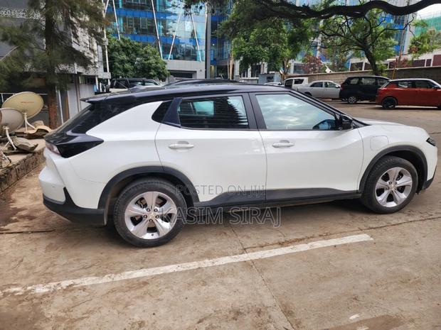Chevrolet Menlo 61.1 kWh FWD 2023 White