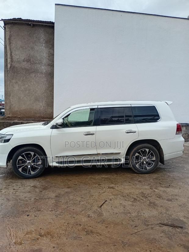 Toyota Land Cruiser 2014 White