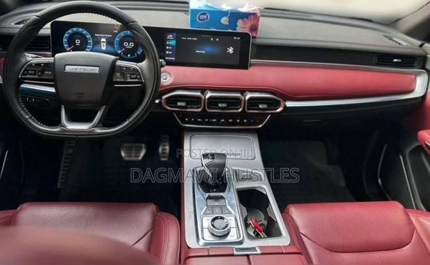 Jetour X70 Plus 2022 White