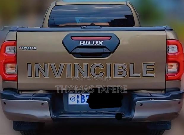 Toyota Hilux 2021 Brown