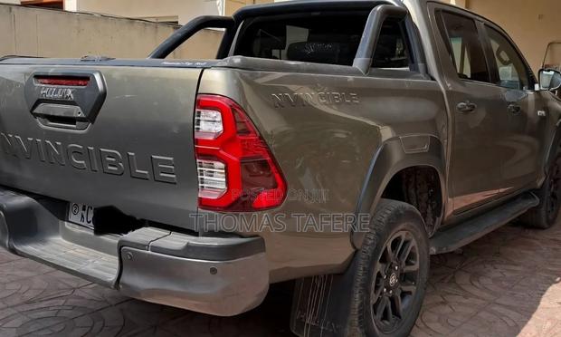 Toyota Hilux 2022 Beige
