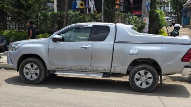 Toyota Hilux 2017 Silver