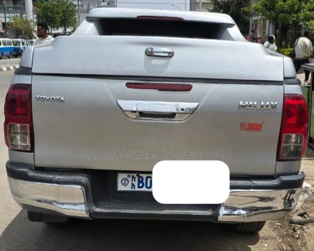 Toyota Hilux 2017 Silver