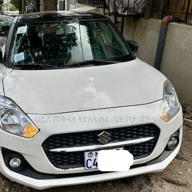 Suzuki Swift 2022 White