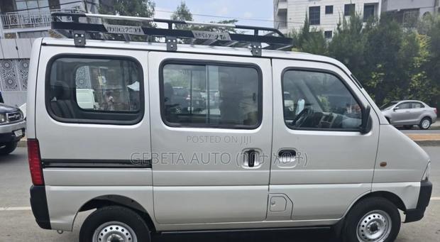 Suzuki Eeco 2024 Silver