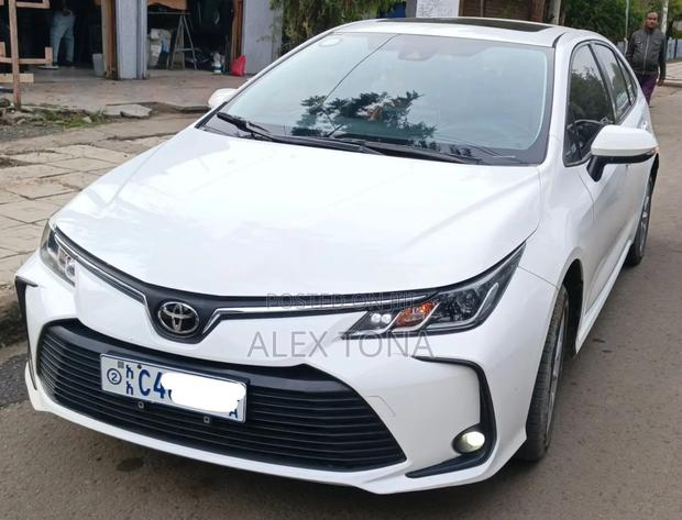 Toyota Corolla 2022 White