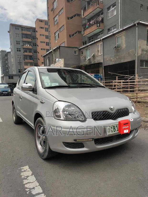 Toyota Vitz 2003 Silver