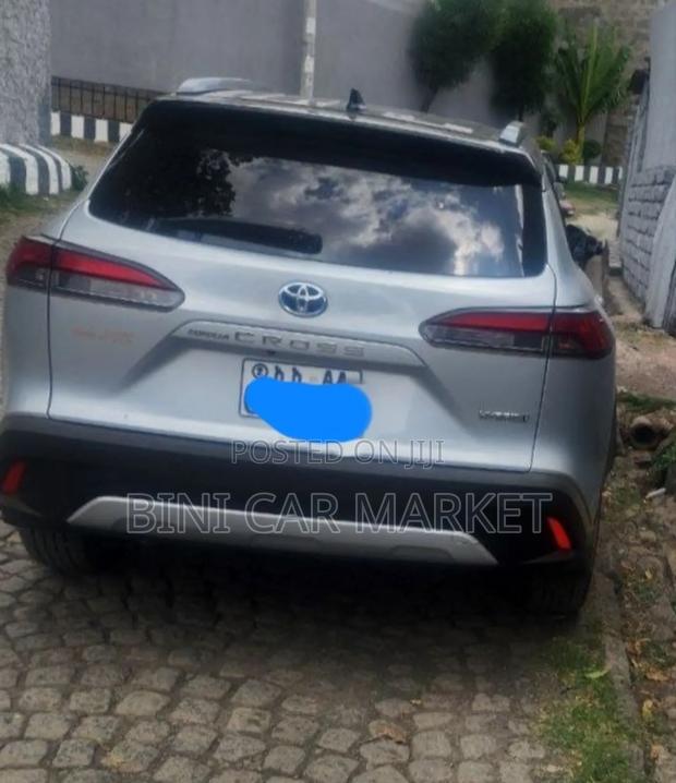Toyota Corolla Cross Hybrid 2024 Gray