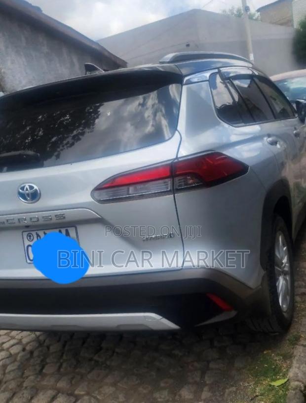 Toyota Corolla Cross Hybrid 2024 Gray